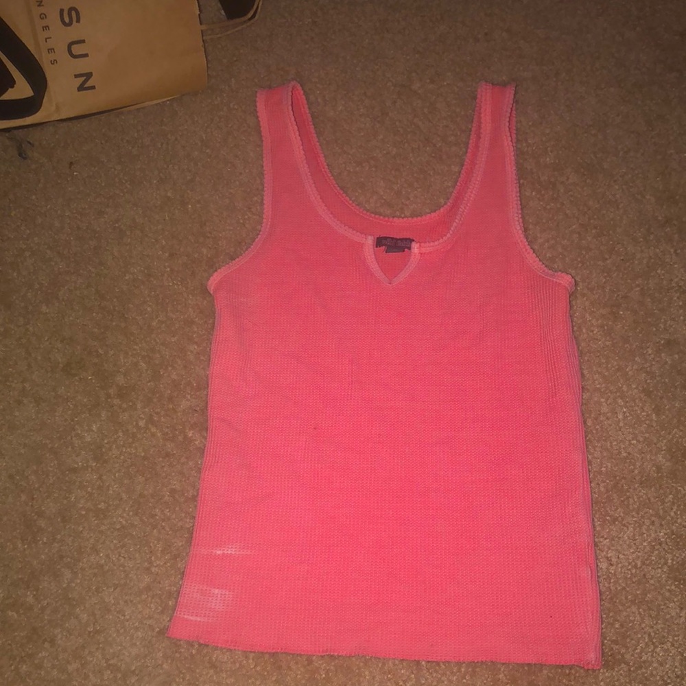 pink tank top